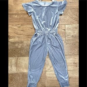 Gap Girl’s 5 Velvet Silver/Gray Jumpsuit Romper